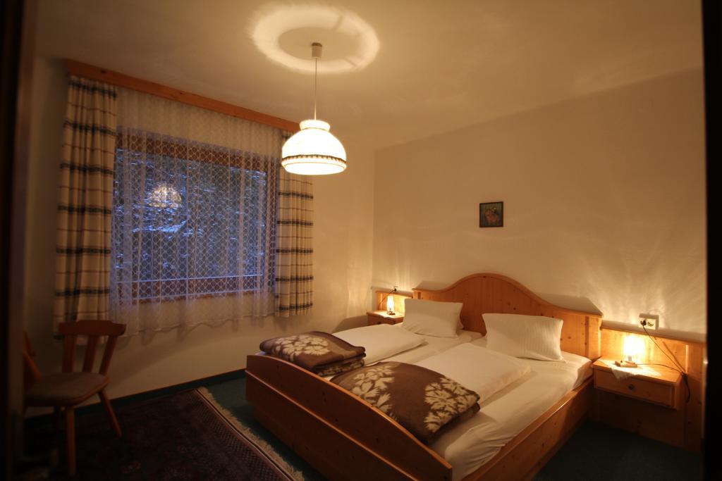 Pension Hubertushof Beim Roemerbad Bad Kleinkirchheim Exterior photo